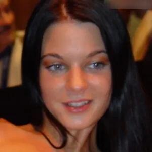 Leonie Saint