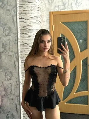 Lina_Swan