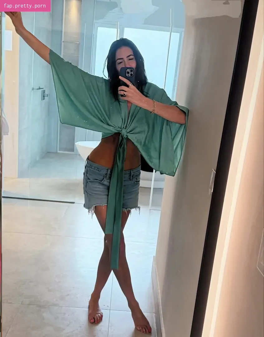 Lisa Snowdon - Photo #27