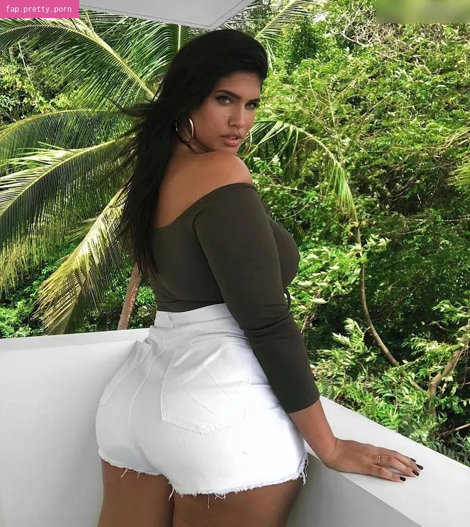Latecia Thomas - Photo #07