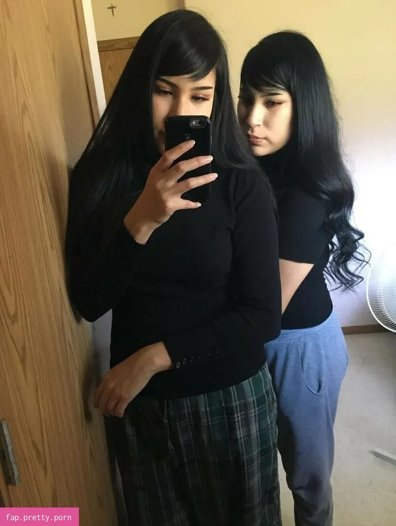 Latina Twin Sisters - Photo #04
