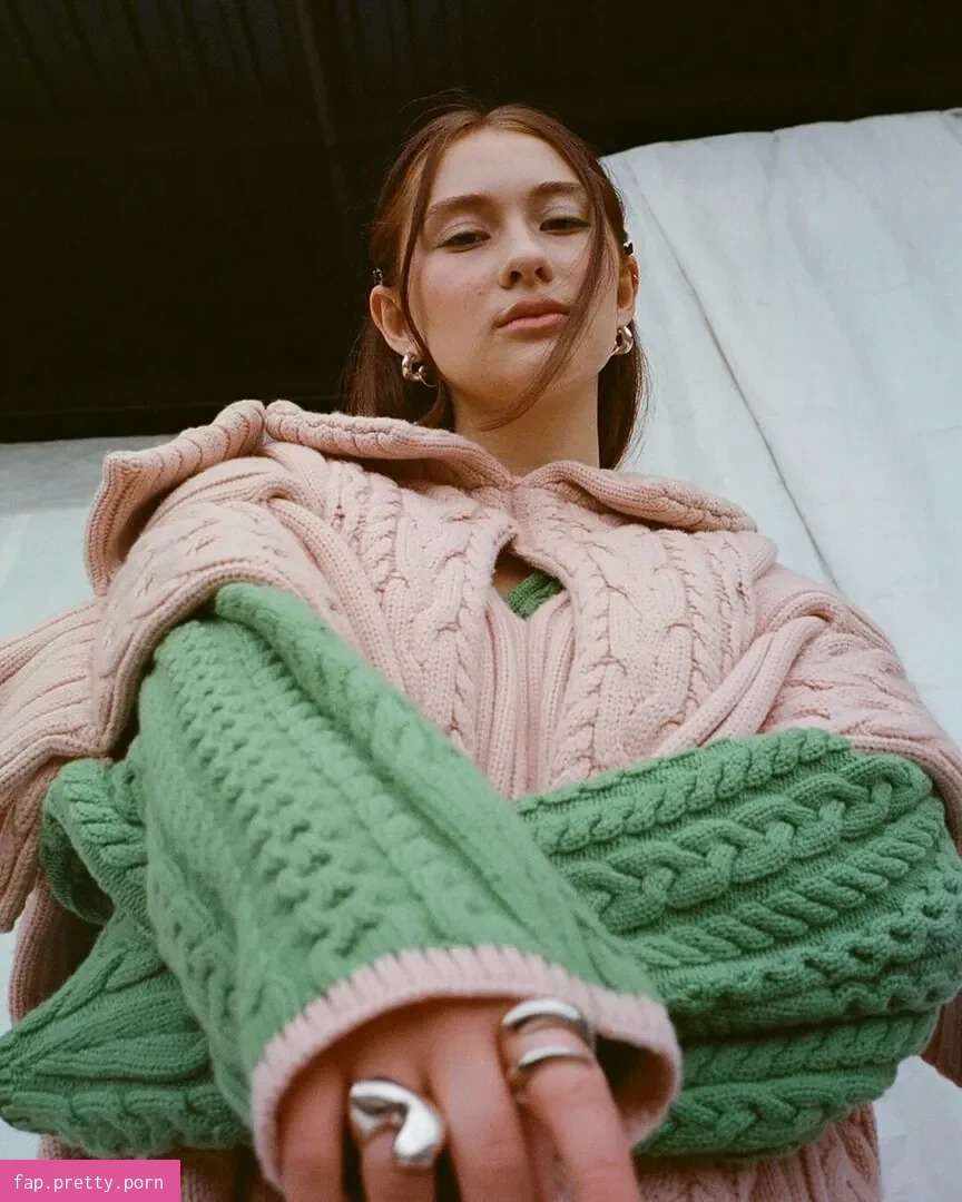 Lola Tung - Photo #29