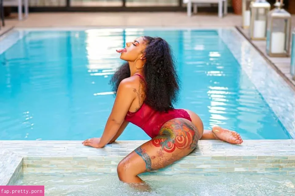 Long Tongue Fetish - Photo #34