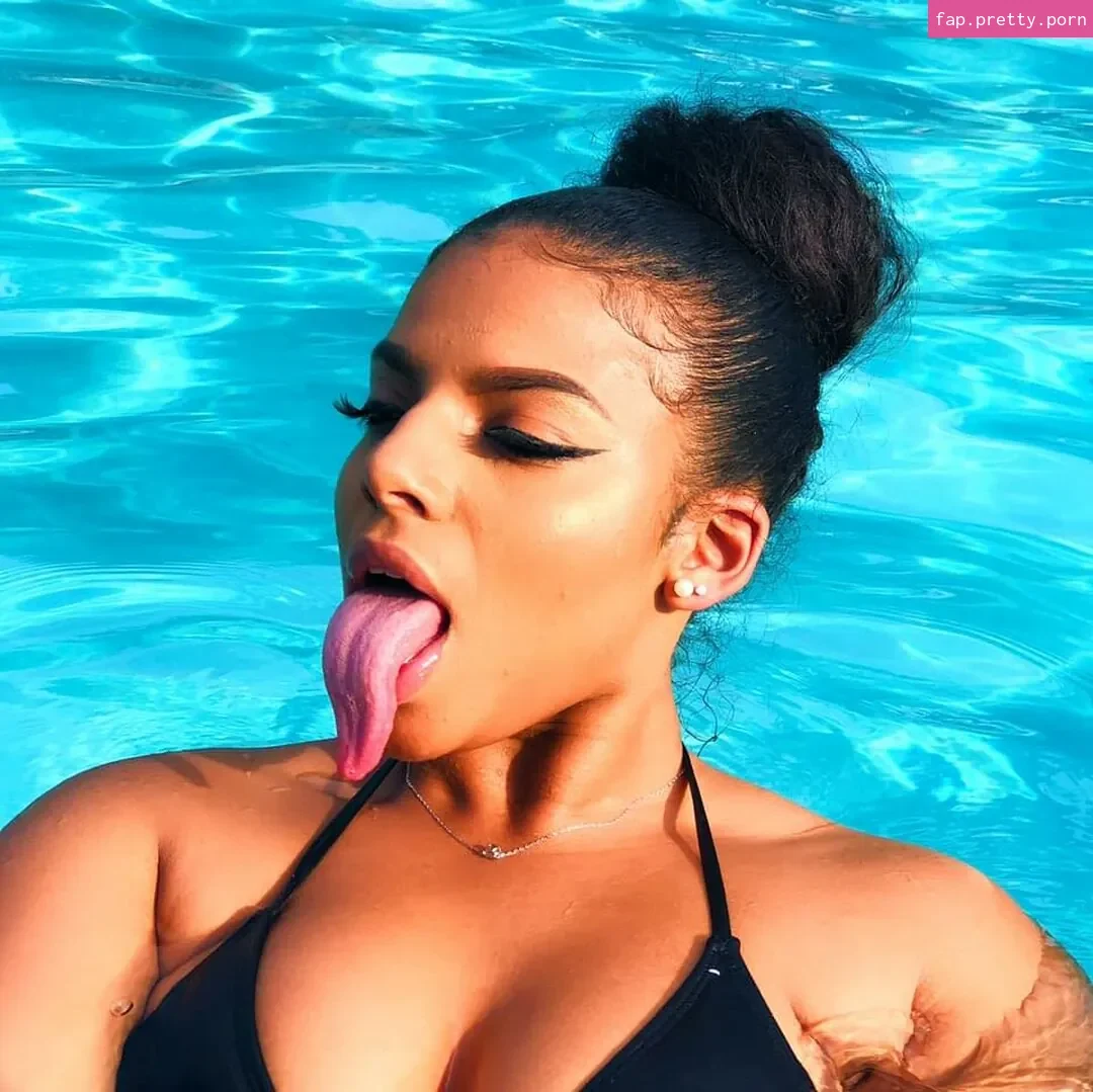 Long Tongue Fetish - Photo #37
