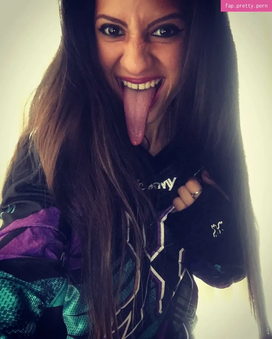 Long Tongue Fetish - Photo #68