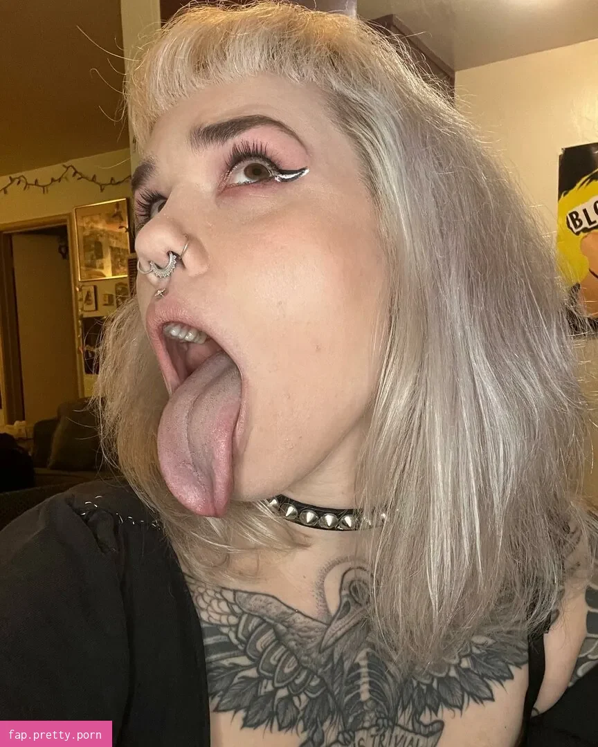 Long Tongue Fetish - Photo #89