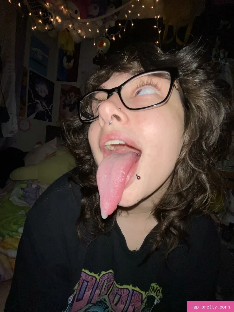 Long Tongue Fetish - Photo #59