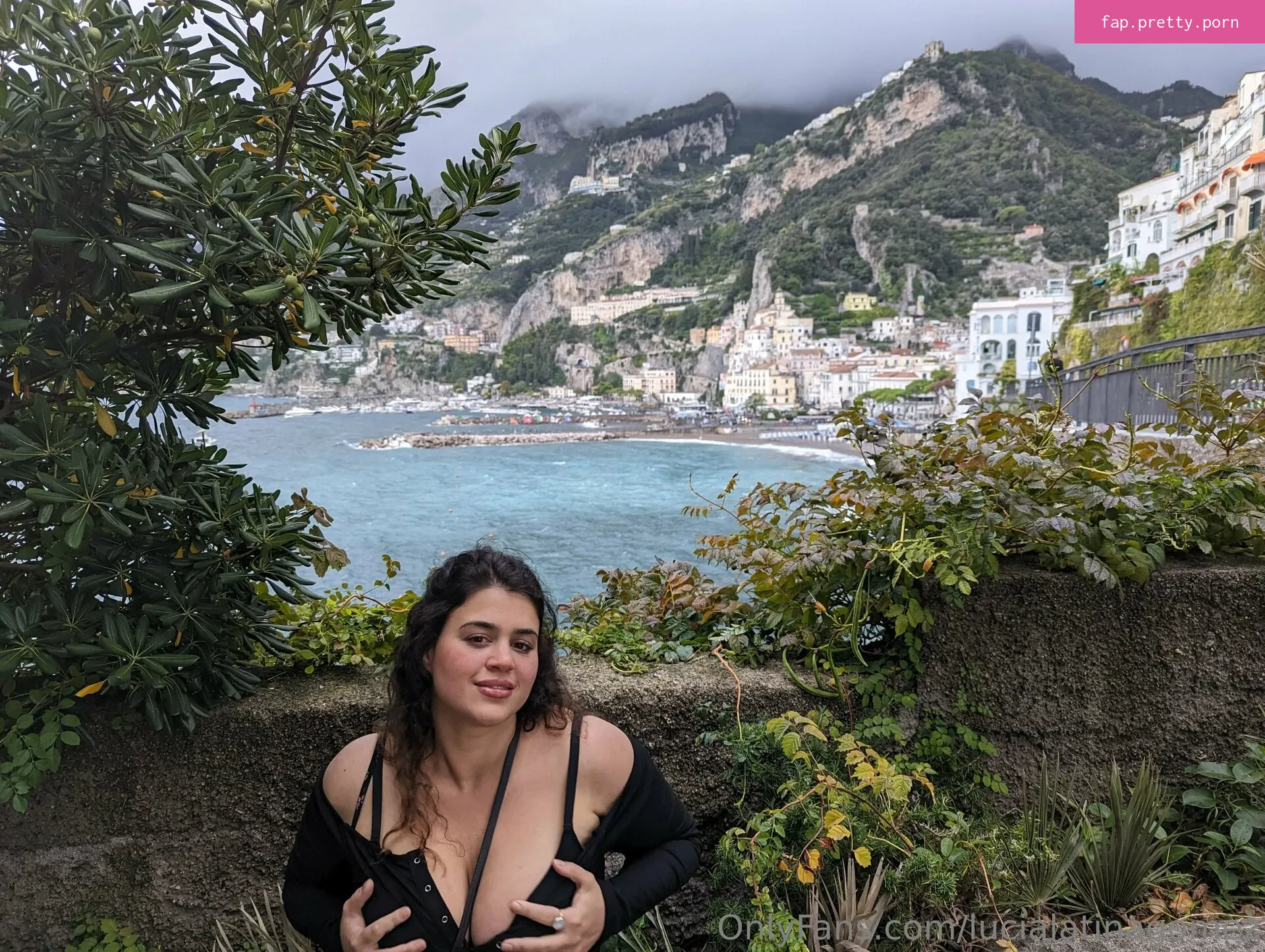 lucialatinagomez - Photo #22