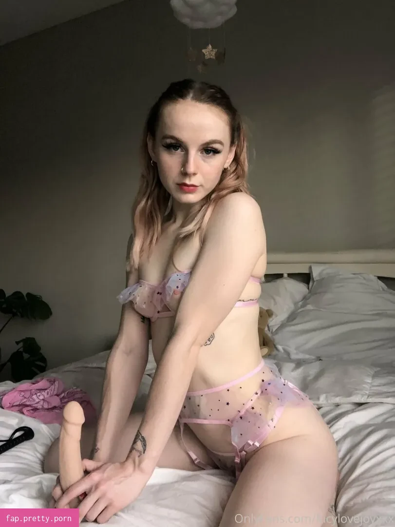 Lucylovejoyxxx - Photo #66