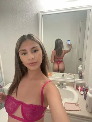 luvelyalexiss