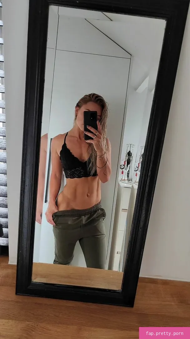 Larissa Van Meerten - Photo #81