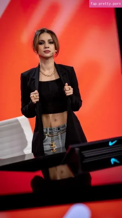 Laure Valée - Photo #99