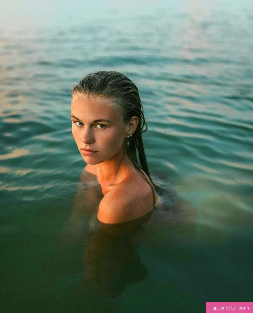 Lieke Van Der Hoorn - Photo #04