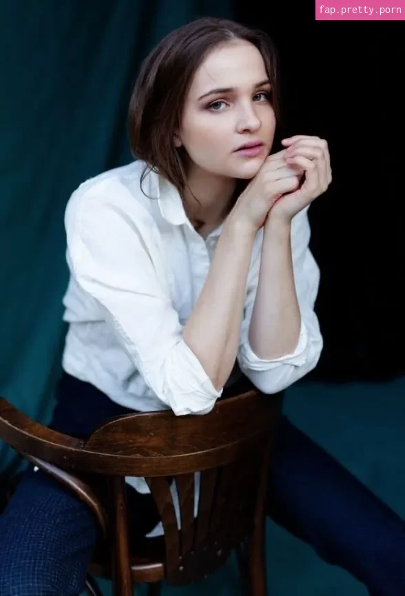 Lisa Vicari - Photo #39
