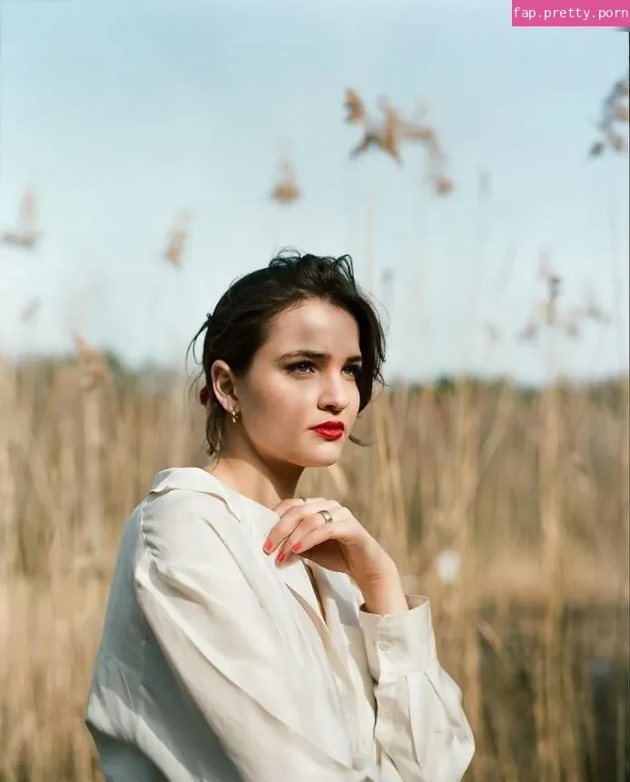 Lisa Vicari - Photo #58