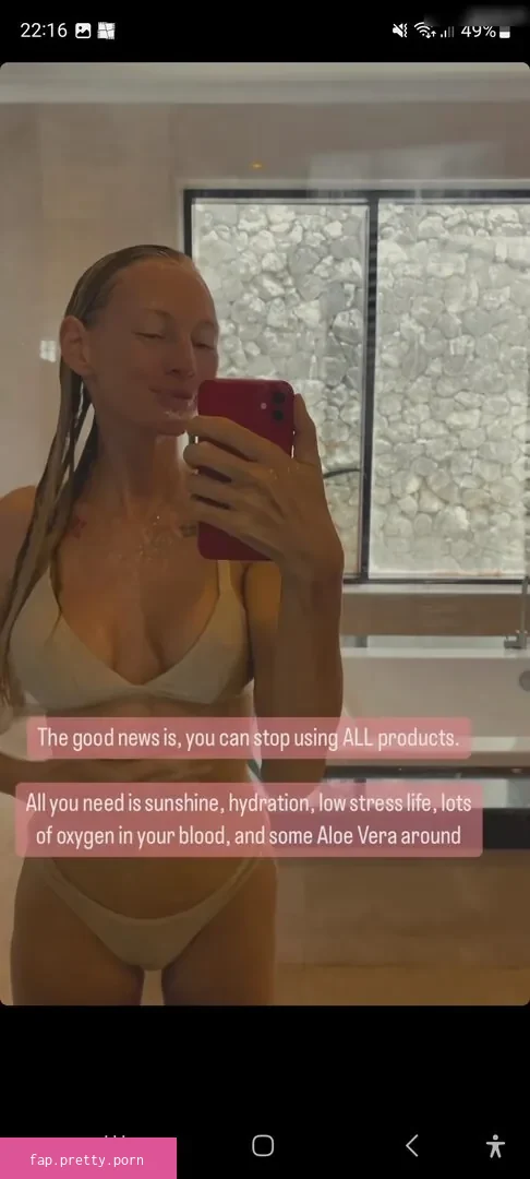 Laura Weyel - Photo #70