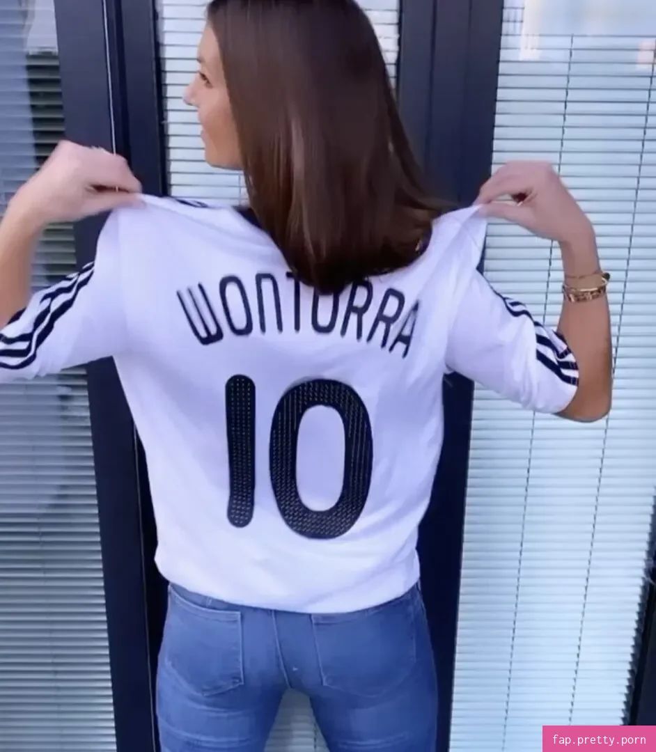 Laura Wontorra - Photo #29