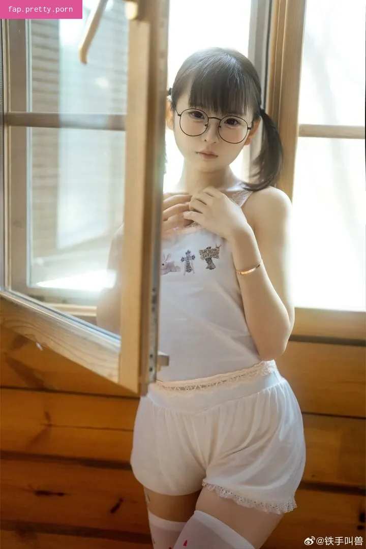LynnLi7698 - Photo #69