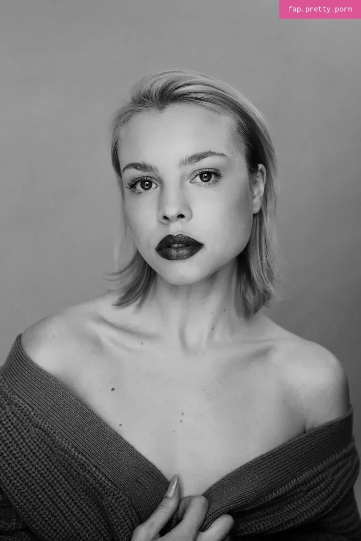 Lea Zoe Voss - Photo #02