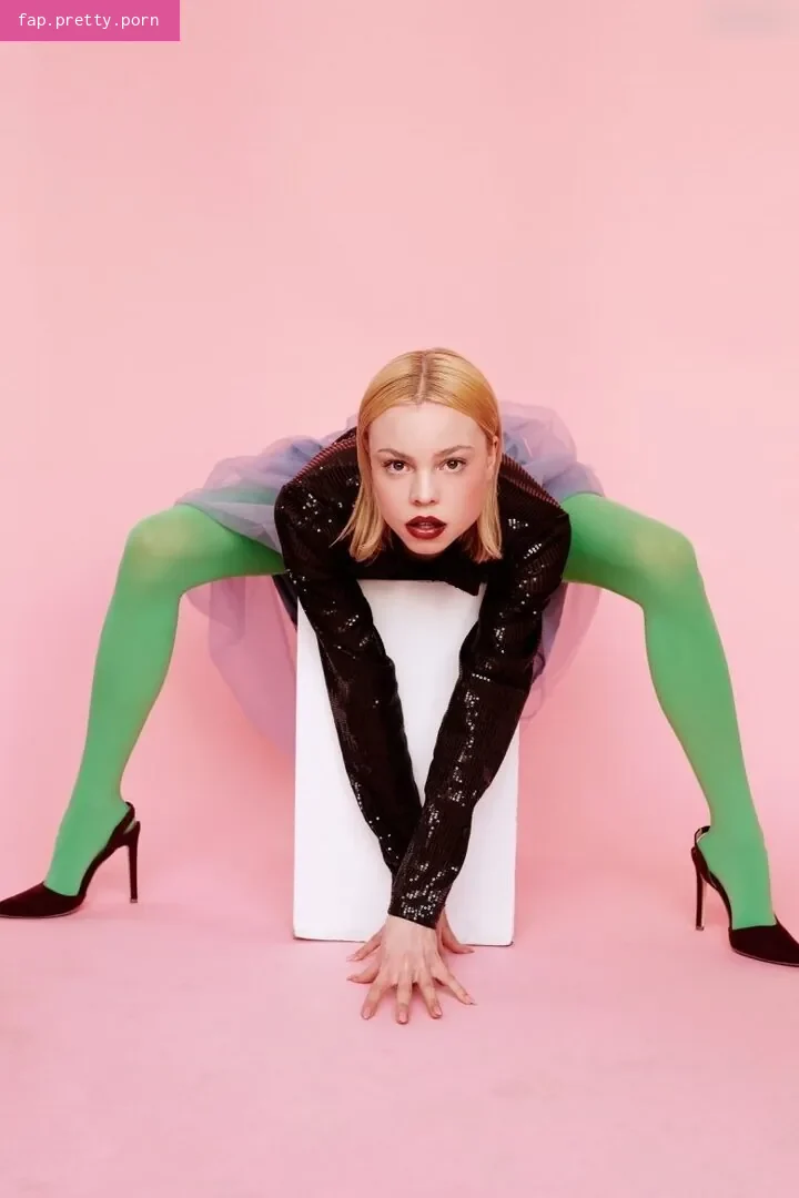 Lea Zoe Voss - Photo #03