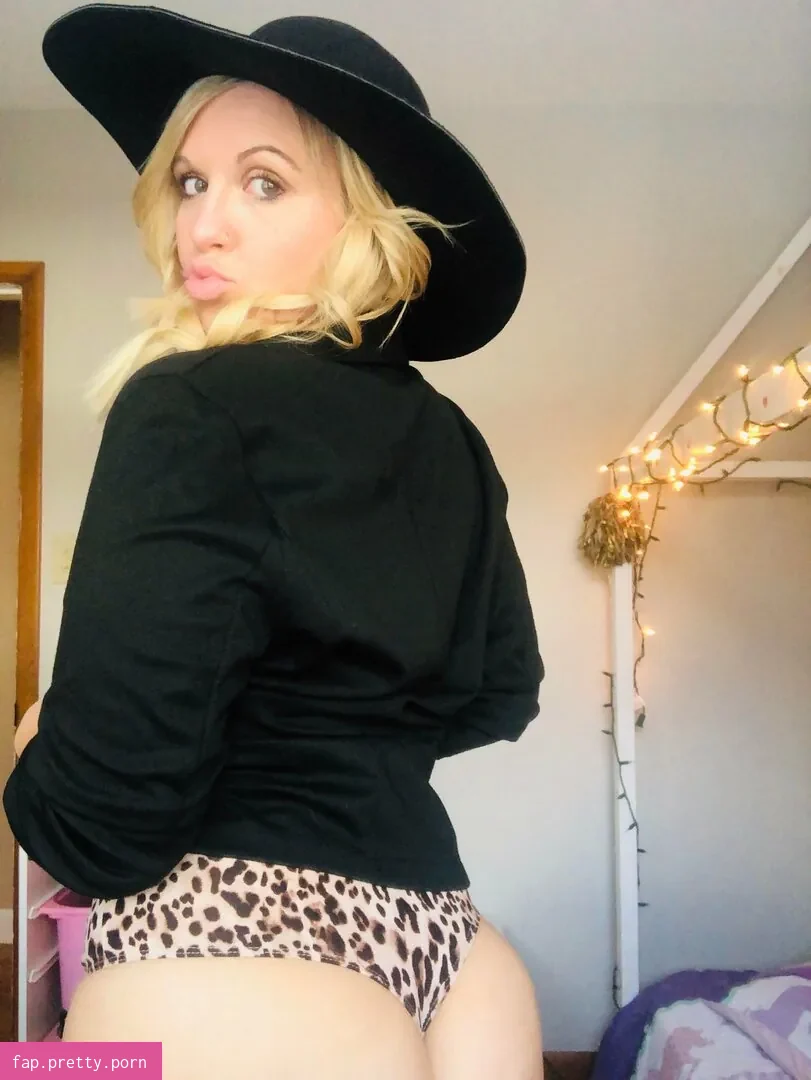 Megz777 - Photo #01