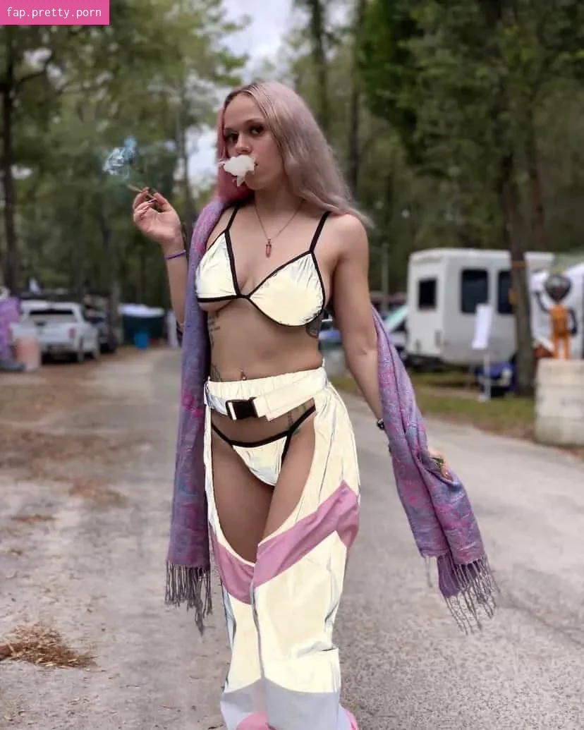 megsnotdead - Photo #15