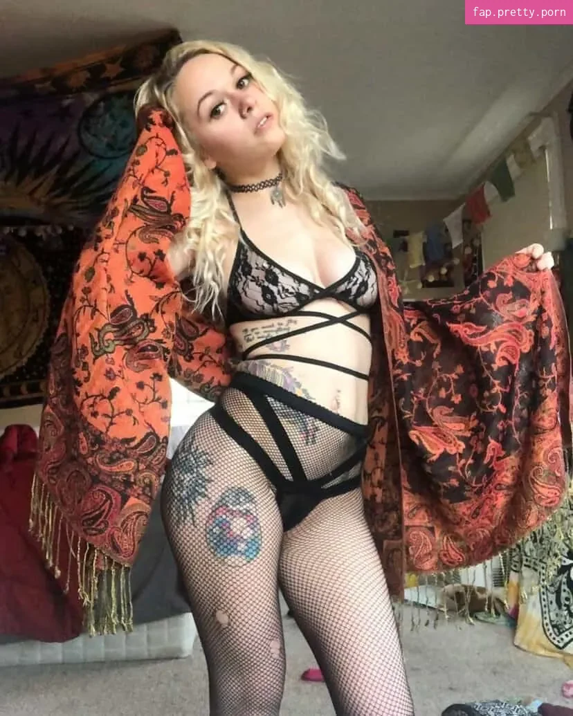 megsnotdead - Photo #36