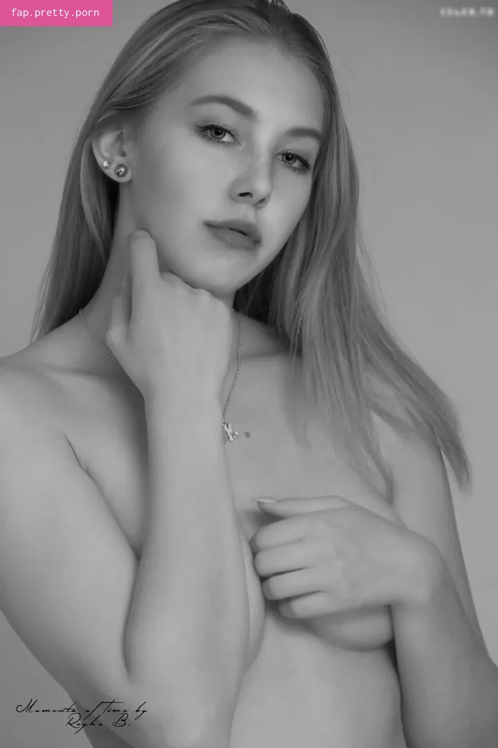 Madelinebiene - Photo #24