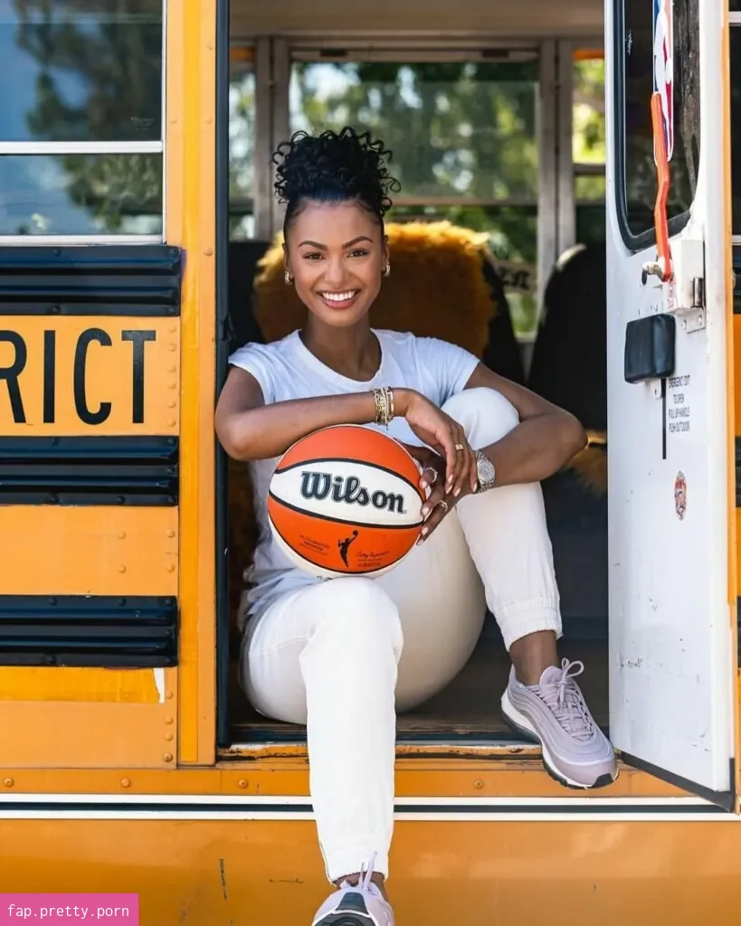 Malika Andrews - Photo #17