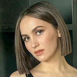 Maude Apatow