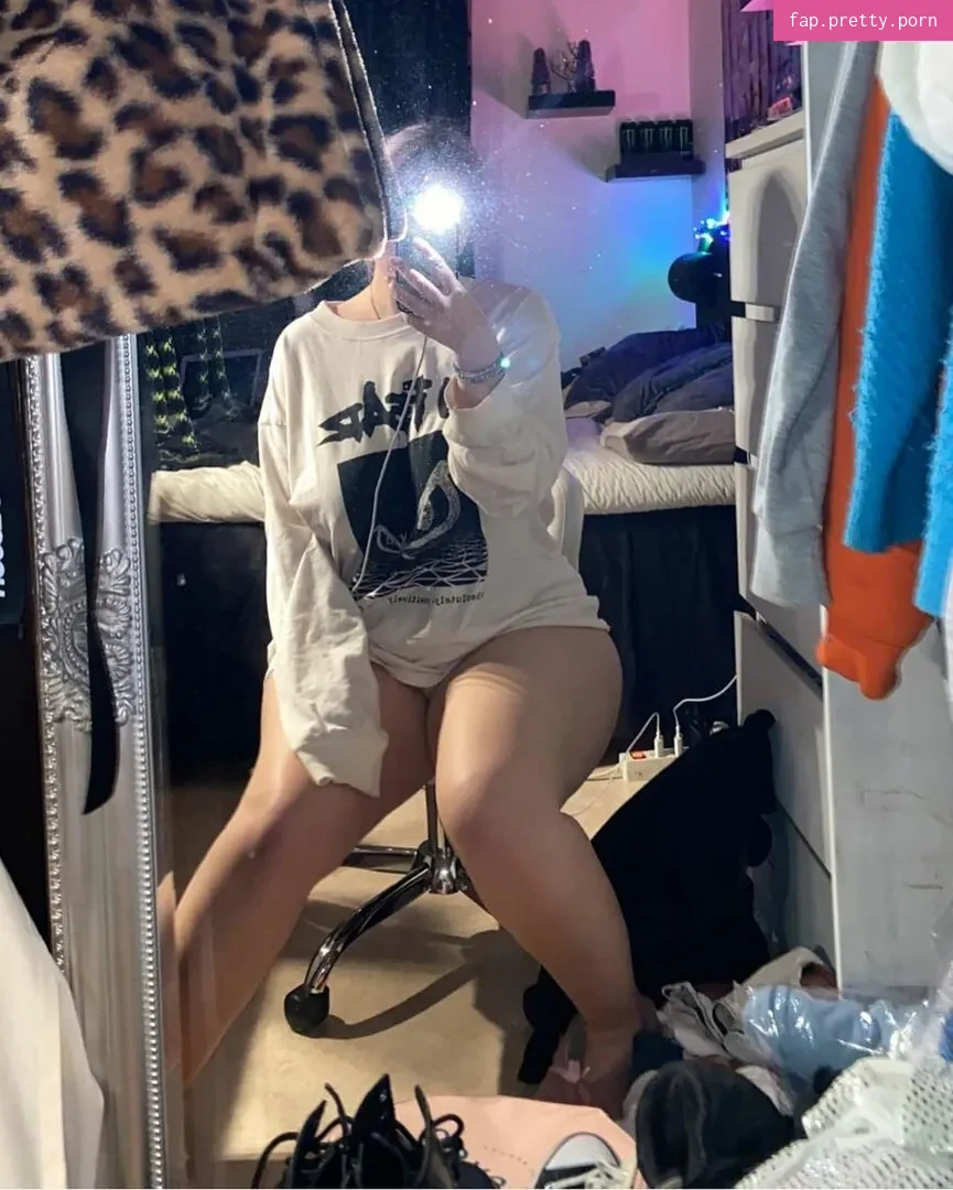 Mikaela B - Photo #31