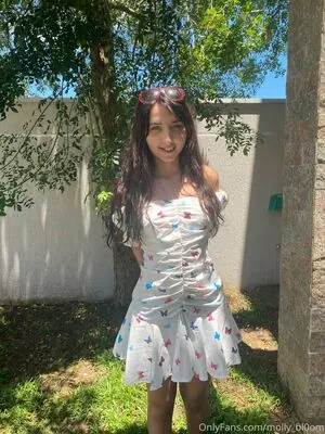 molly_bl0om