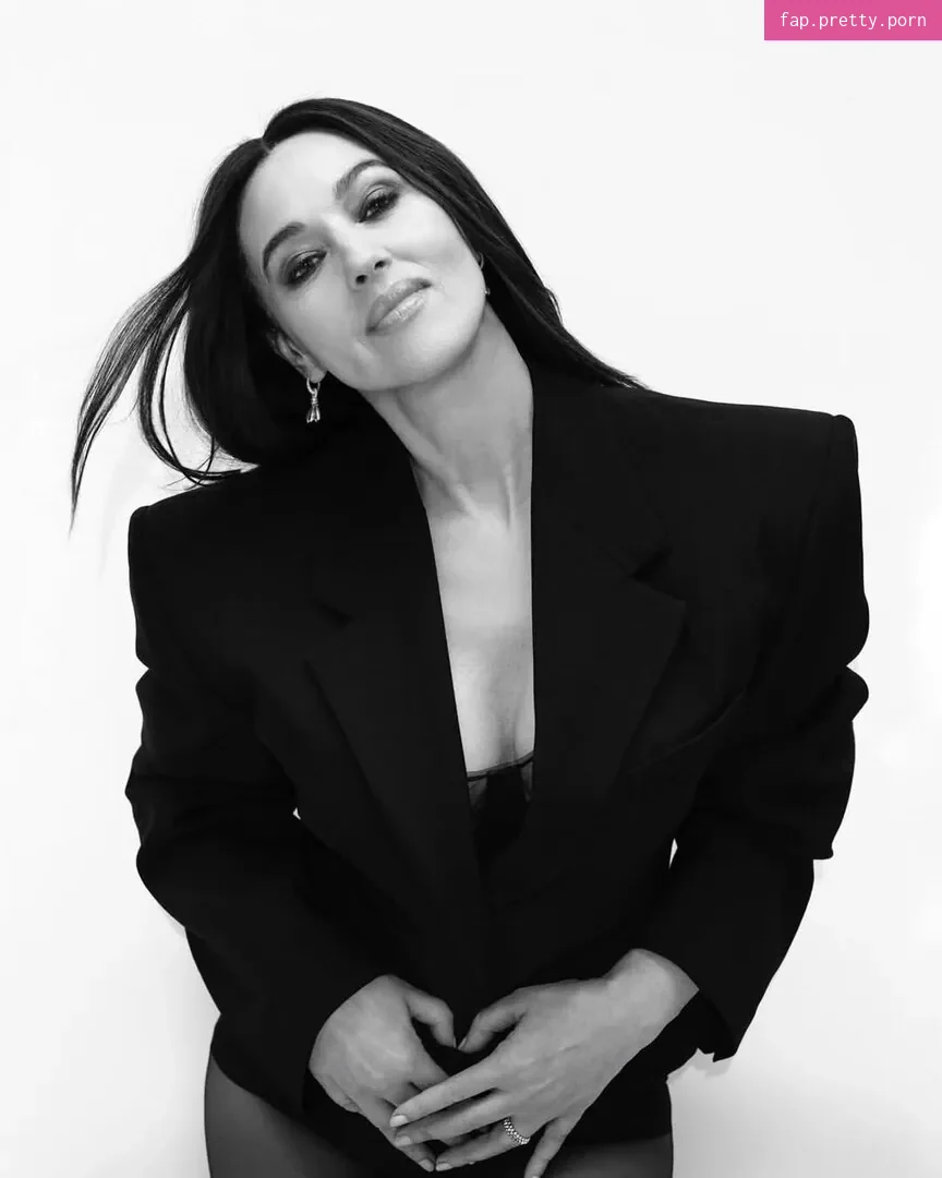 Monica Bellucci - Photo #16