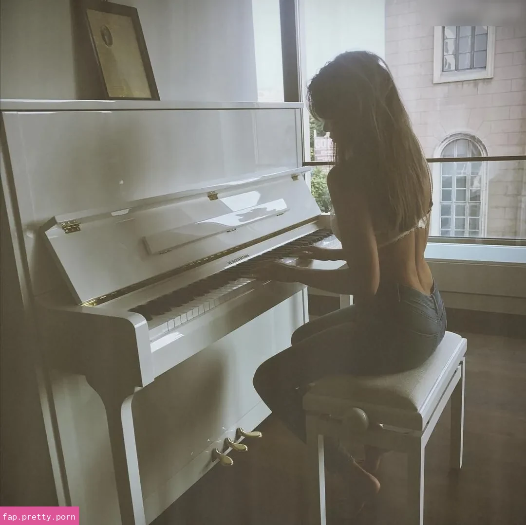 Mandy Capristo - Photo #79