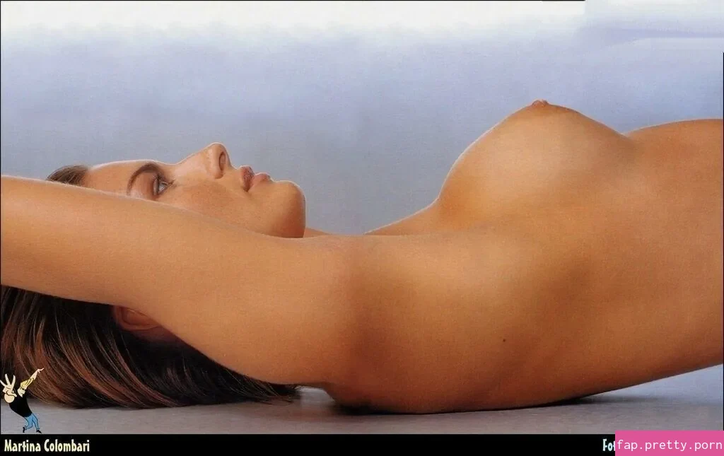 Martina Colombari - Photo #13