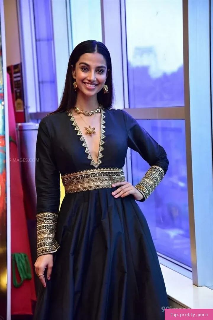 Meenakshi Chaudhary - Photo #22