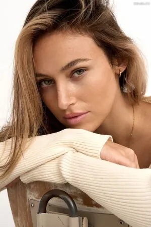 Mia C. Bell / Mia Larelle