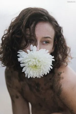 Mia C. Bell / Mia Larelle
