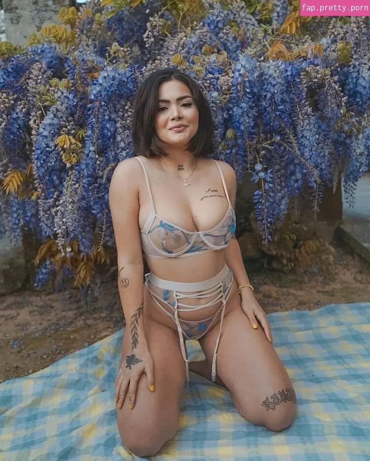Michellen Cristina - Photo #01