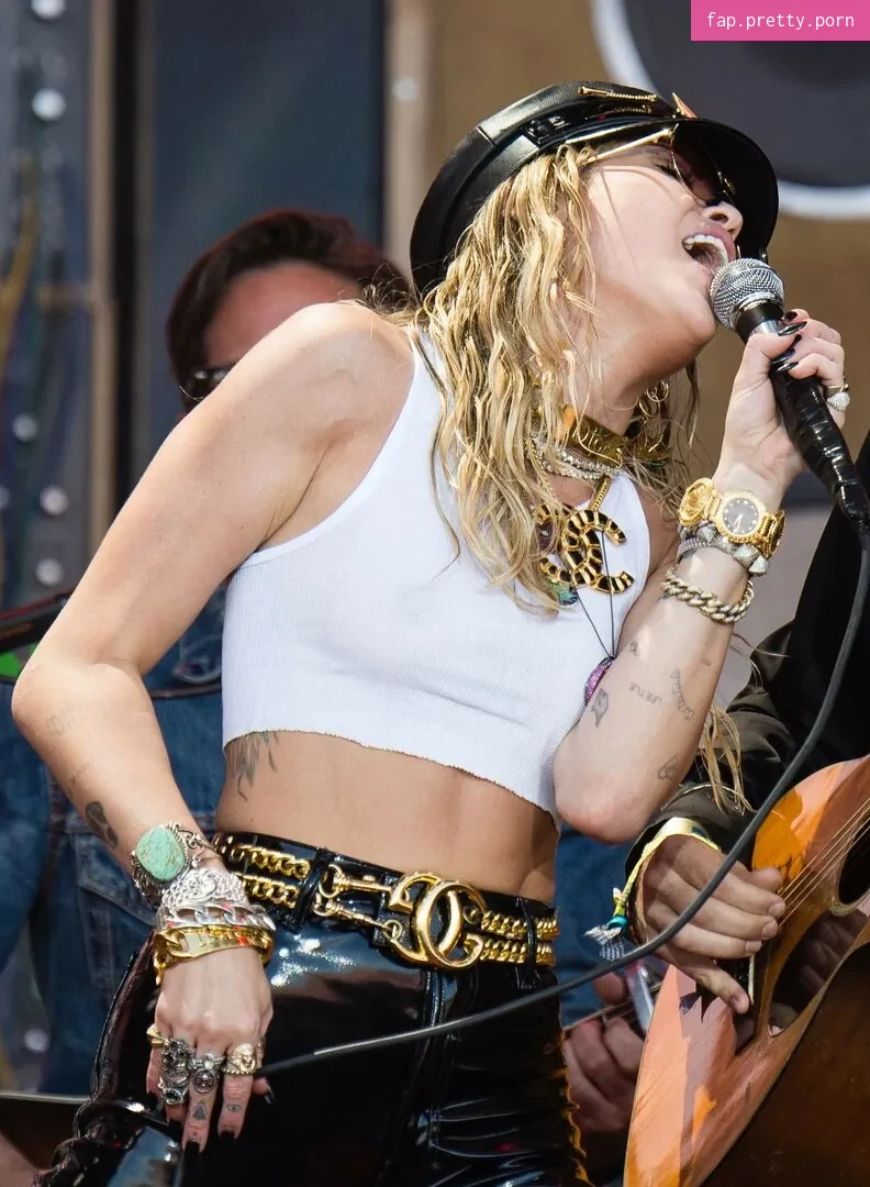Miley Cyrus - Photo #88