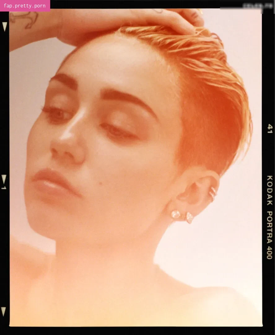 Miley Cyrus - Photo #92