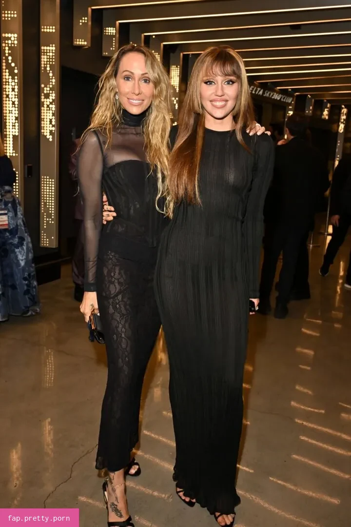 Miley Cyrus - Photo #76