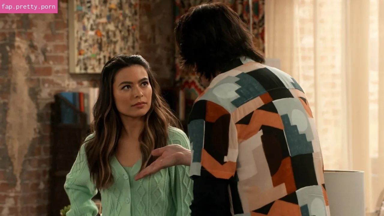 Miranda Cosgrove - Photo #27
