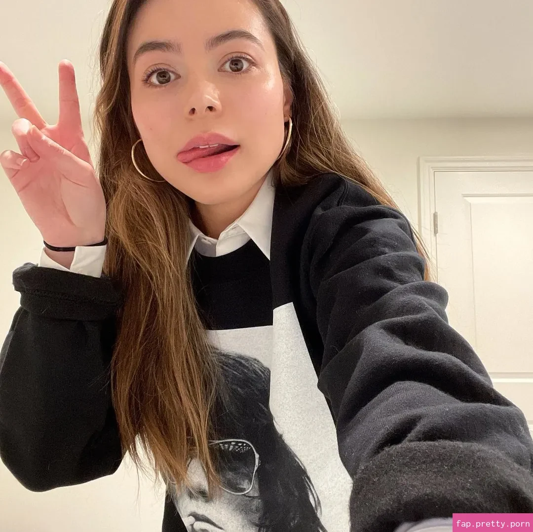 Miranda Cosgrove - Photo #99