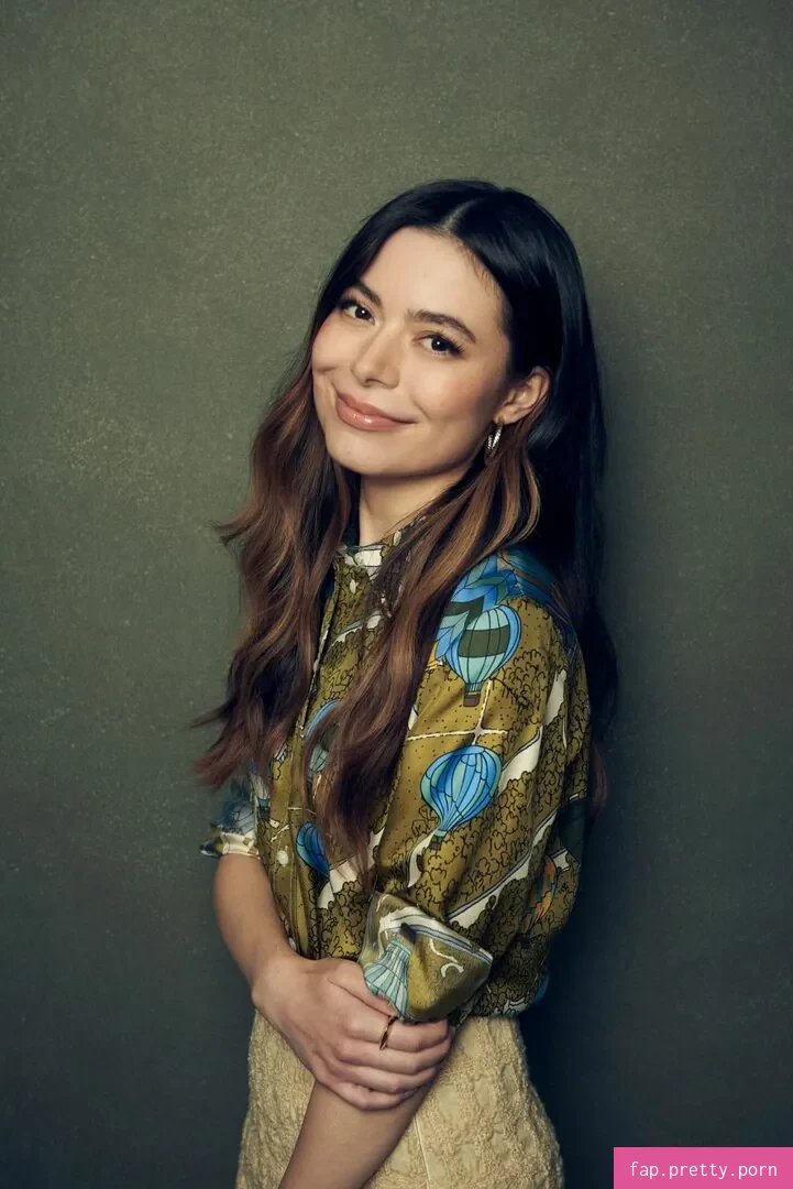 Miranda Cosgrove - Photo #77