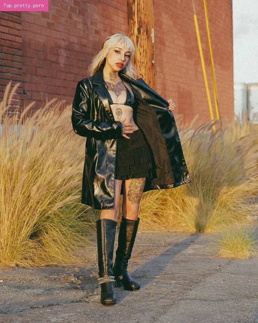 Molly Cruel - Photo #09