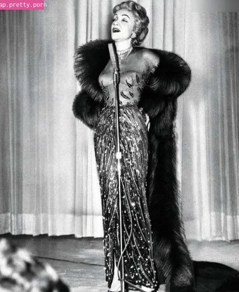 Marlene Dietrich - Photo #01