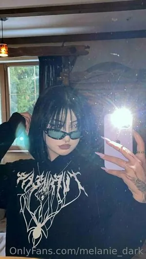 melanie_dark