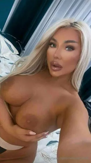 melanie_dark