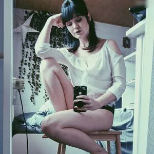 MissGLaDOS / dieamelie_